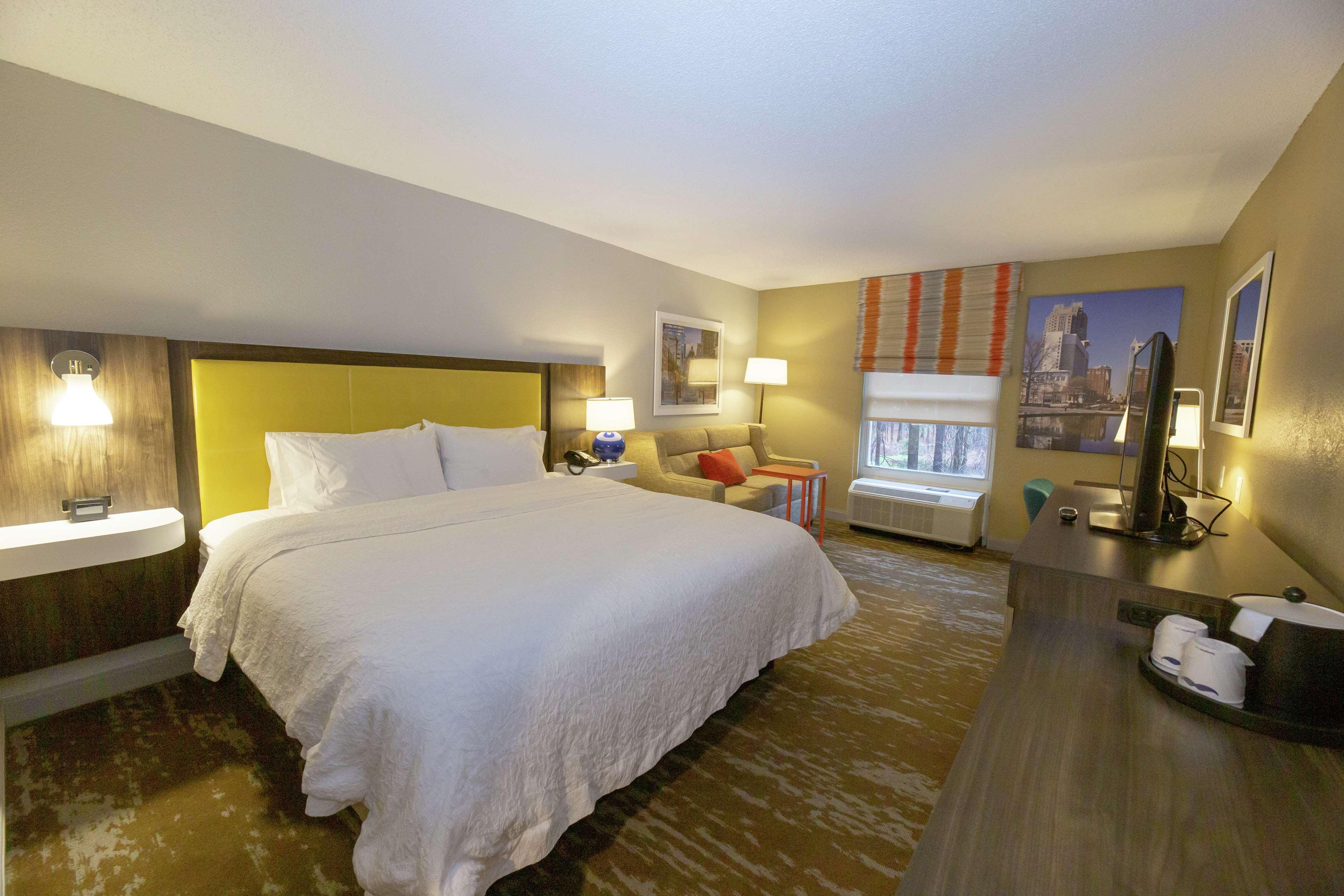 Hampton Inn & Suites Raleigh Cary Lenovo Center Exteriör bild