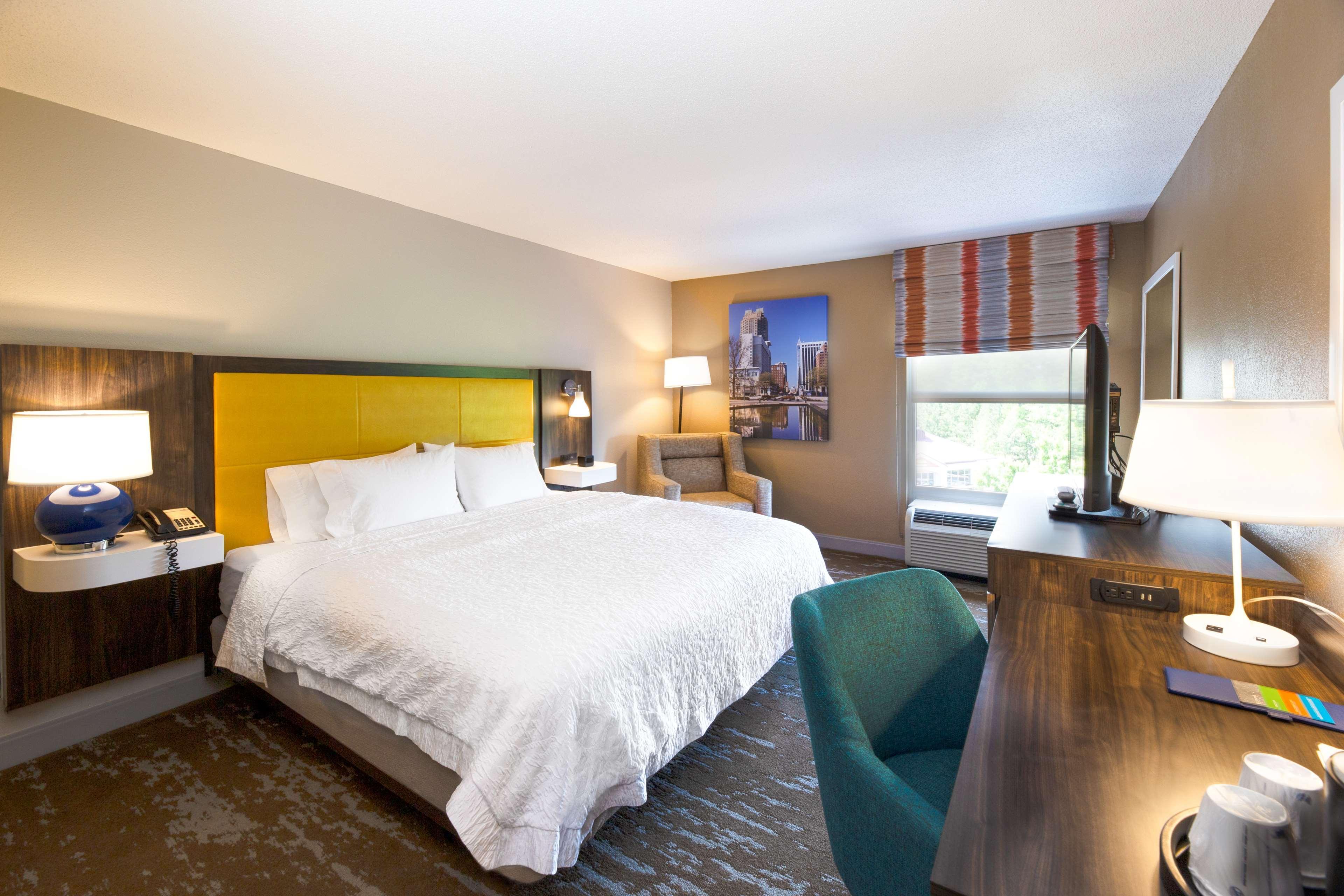 Hampton Inn & Suites Raleigh Cary Lenovo Center Exteriör bild