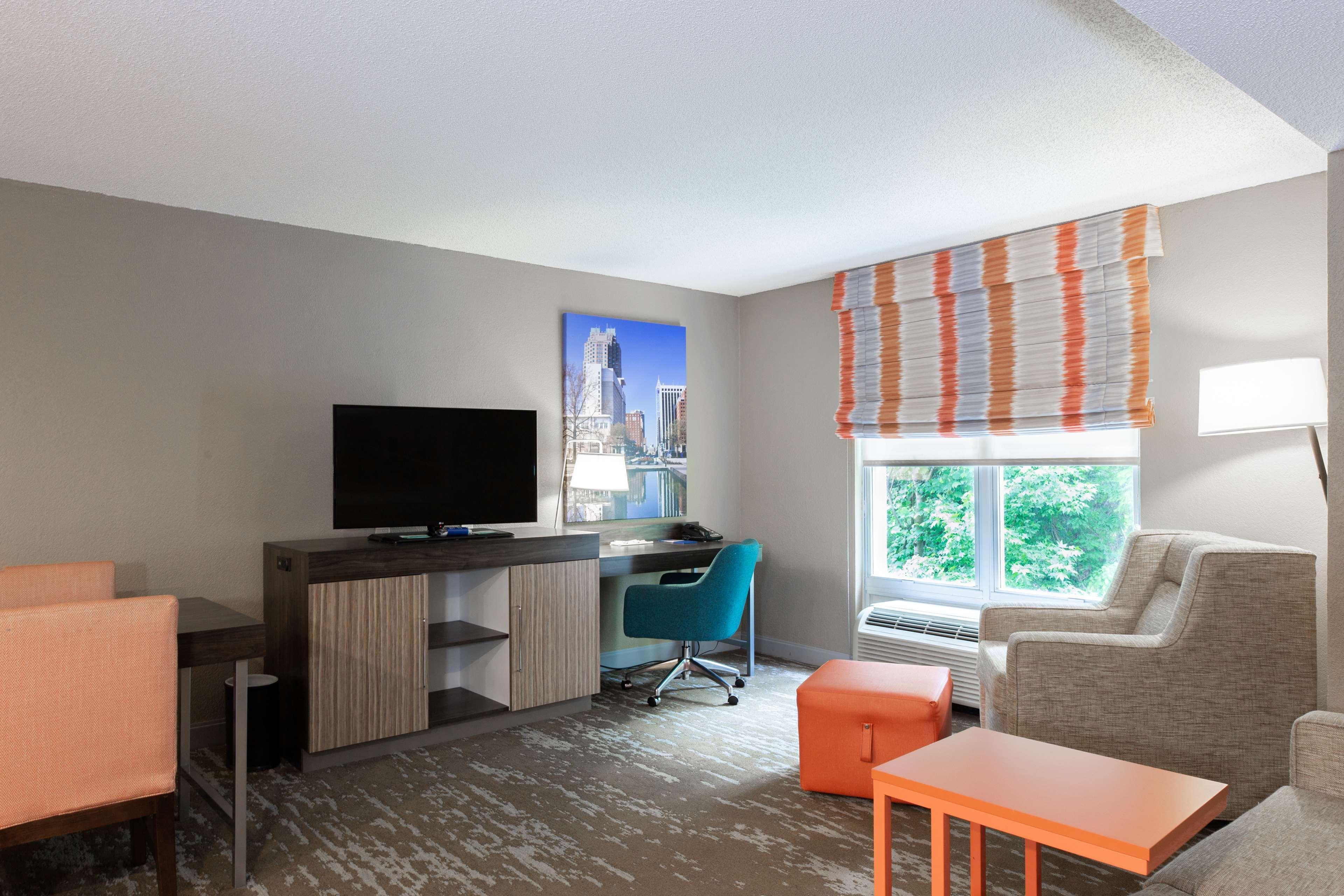 Hampton Inn & Suites Raleigh Cary Lenovo Center Exteriör bild