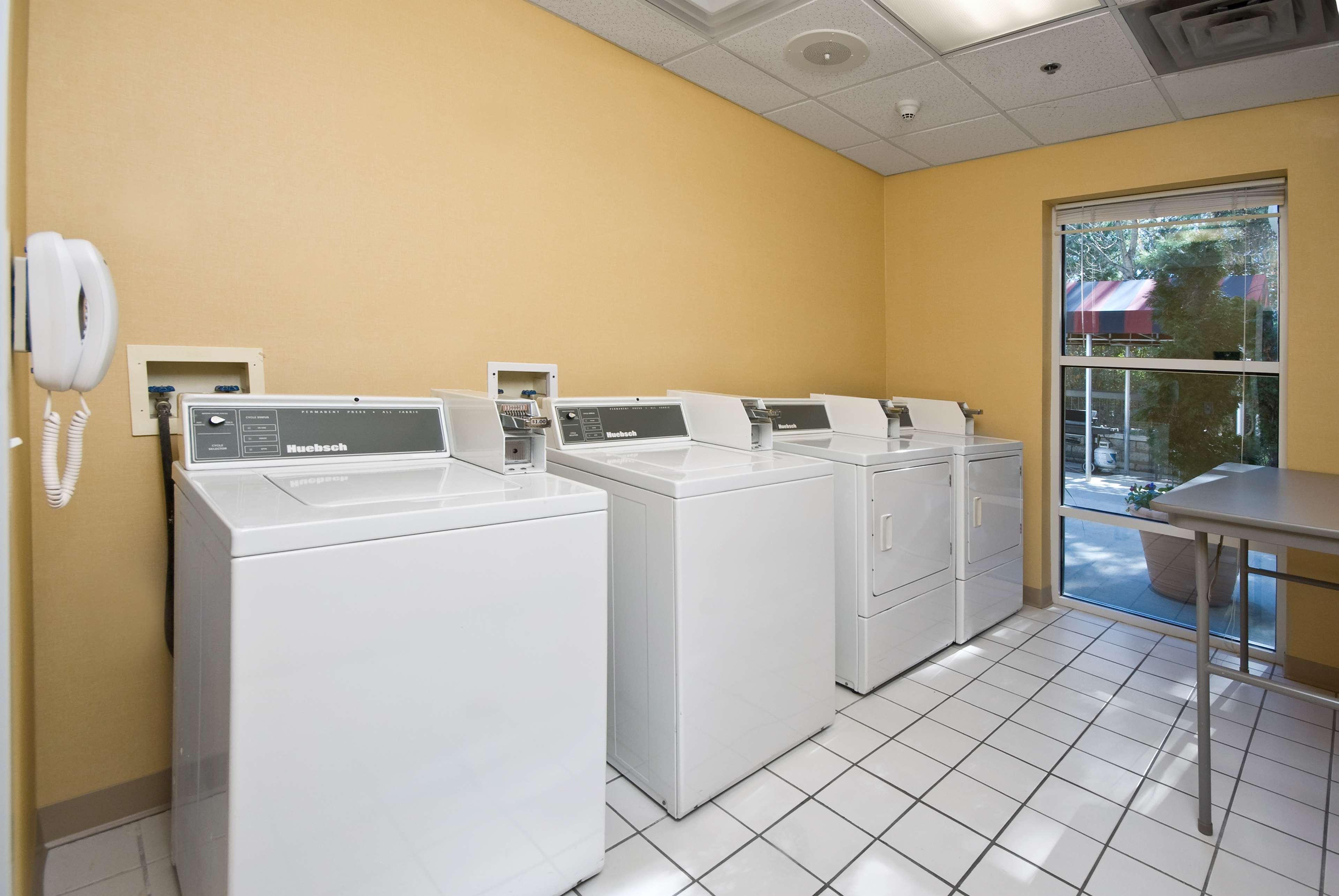 Hampton Inn & Suites Raleigh Cary Lenovo Center Exteriör bild