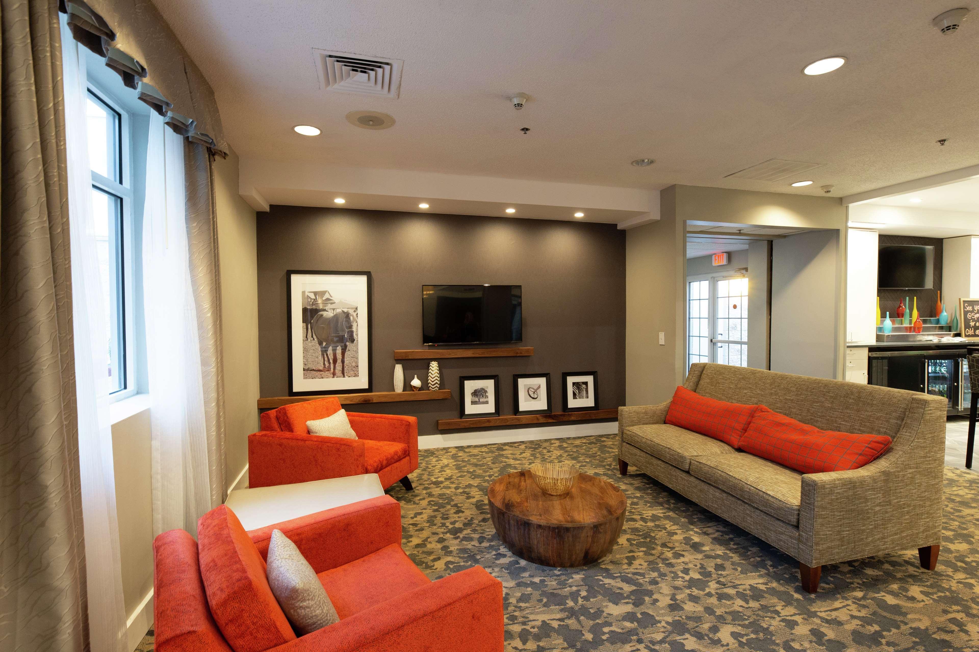 Hampton Inn & Suites Raleigh Cary Lenovo Center Exteriör bild