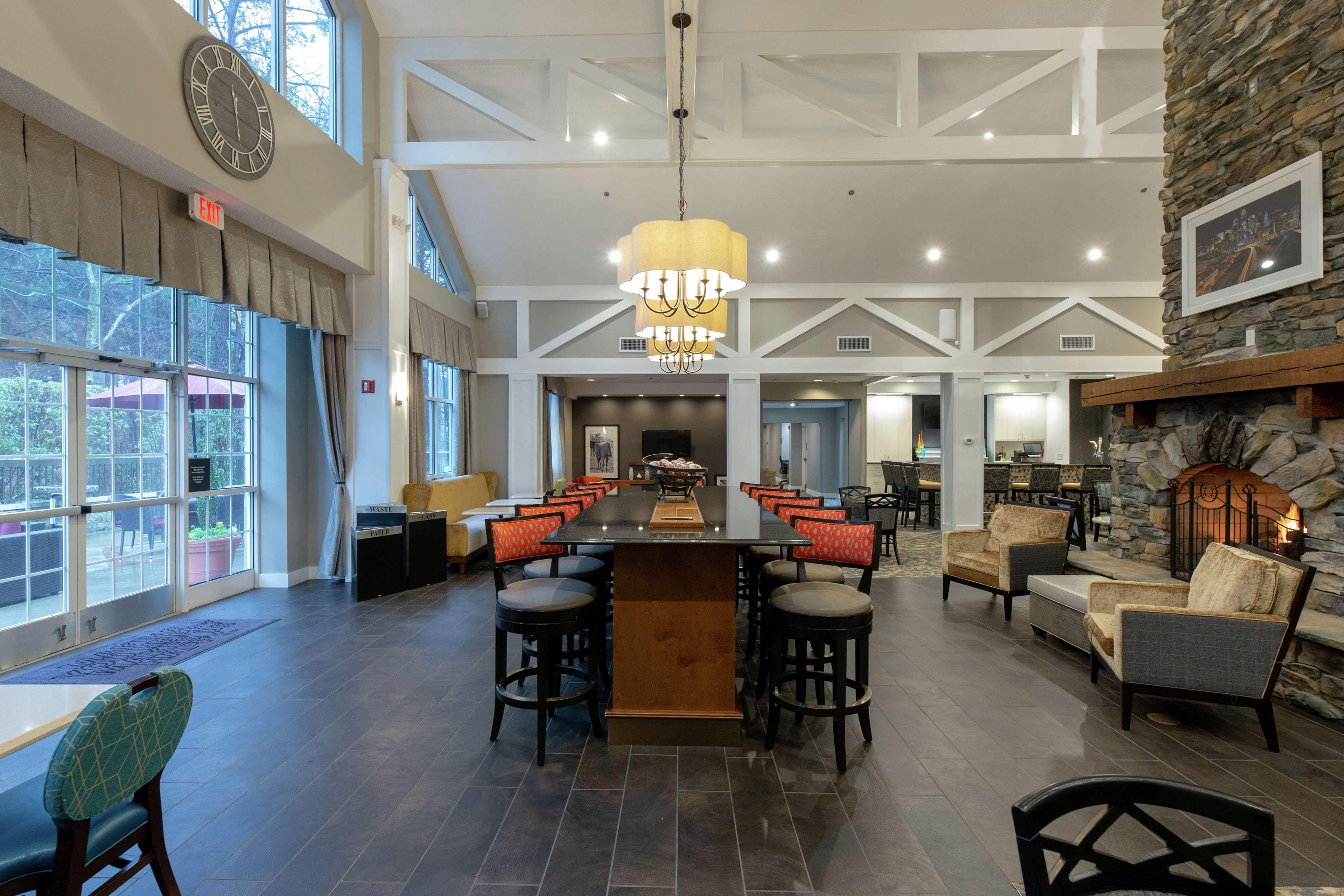 Hampton Inn & Suites Raleigh Cary Lenovo Center Exteriör bild