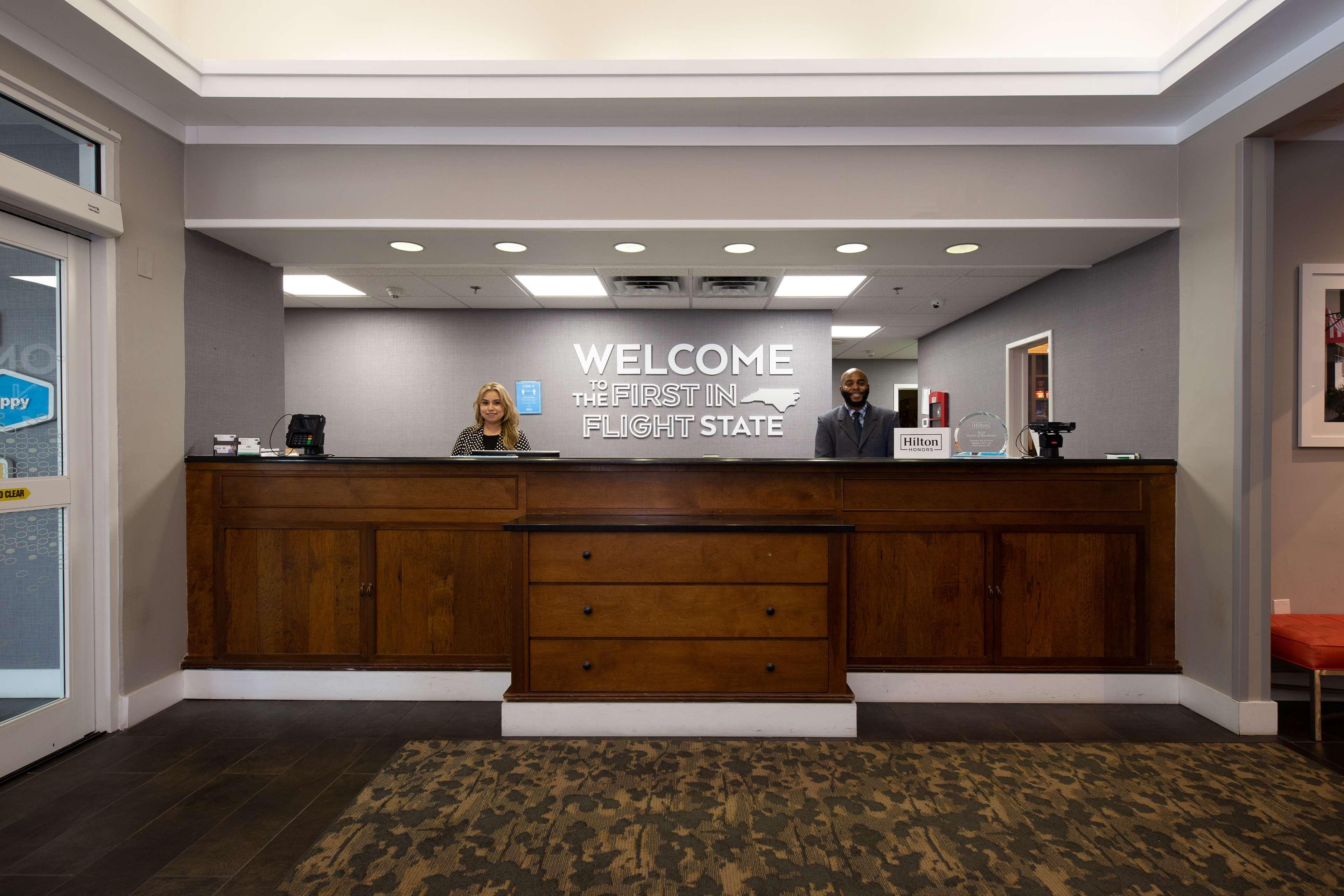 Hampton Inn & Suites Raleigh Cary Lenovo Center Exteriör bild