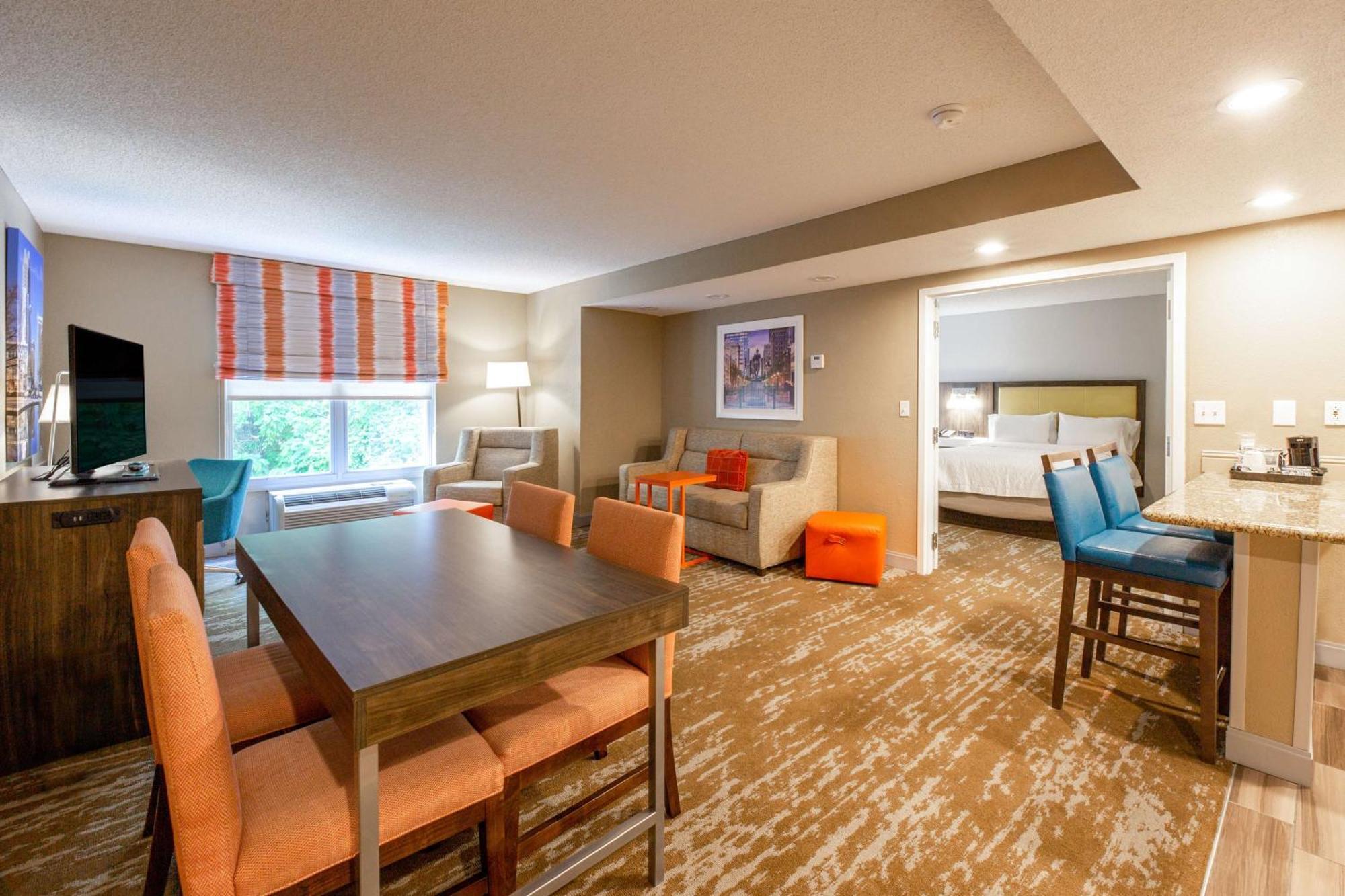 Hampton Inn & Suites Raleigh Cary Lenovo Center Exteriör bild