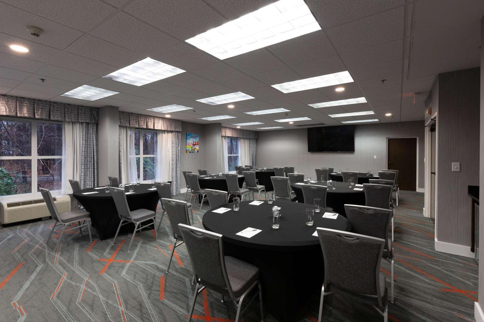 Hampton Inn & Suites Raleigh Cary Lenovo Center Exteriör bild