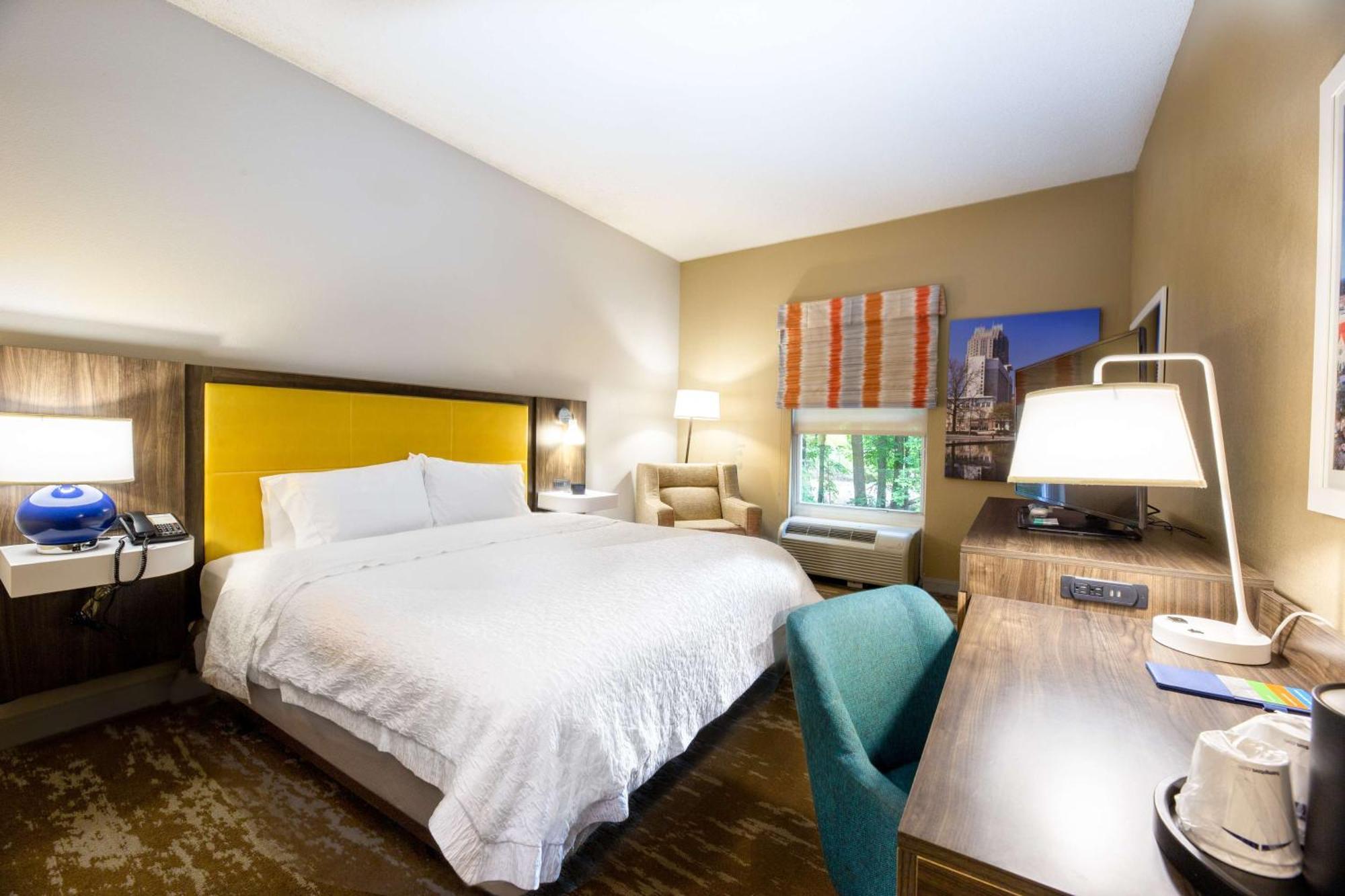 Hampton Inn & Suites Raleigh Cary Lenovo Center Exteriör bild
