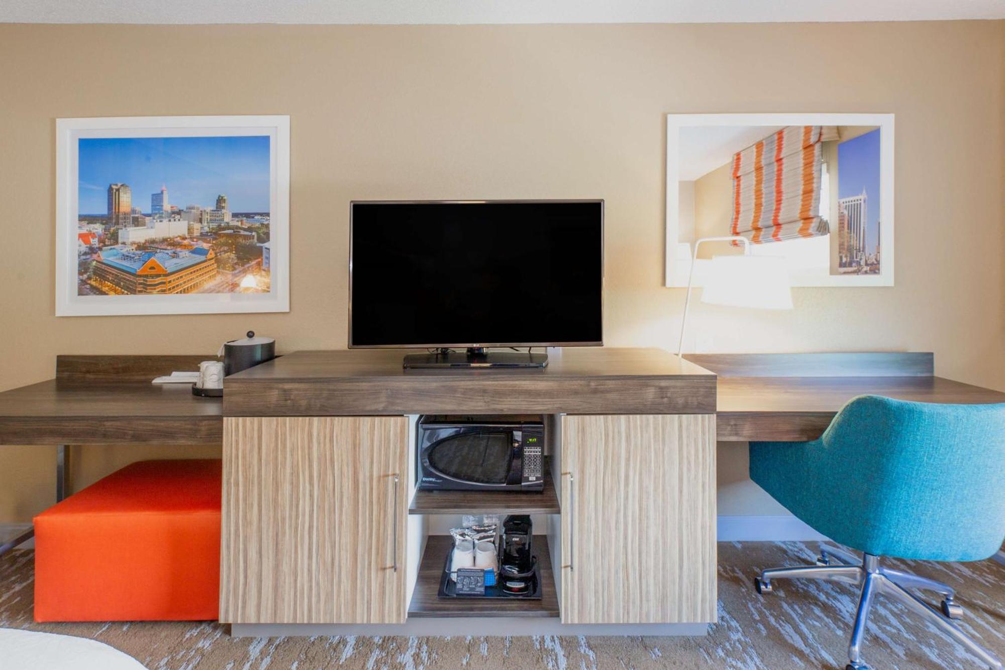 Hampton Inn & Suites Raleigh Cary Lenovo Center Exteriör bild